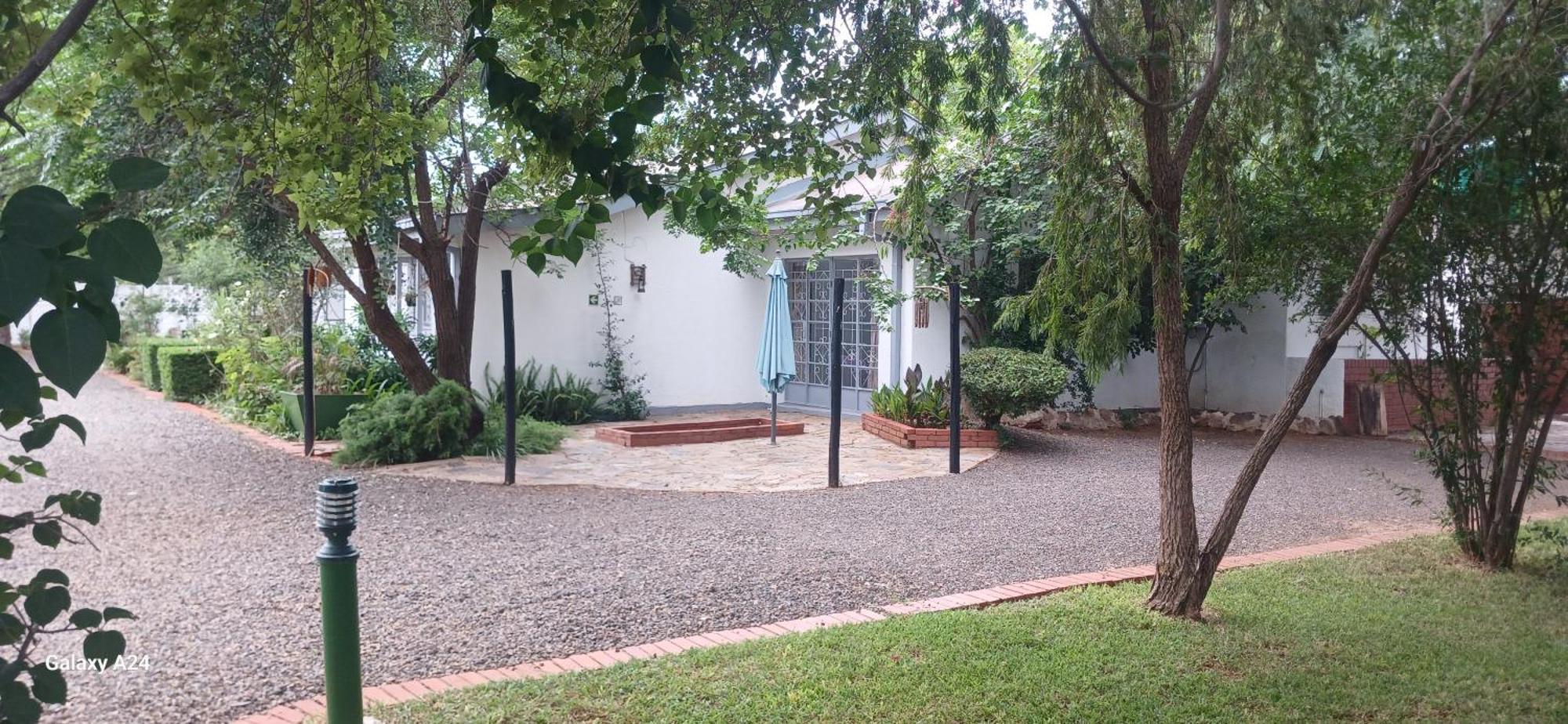 Driftwood Boutique Bed And Breakfast Lobatse Exterior foto